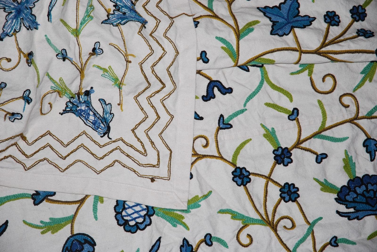 Cotton Crewel Embroidered Bedspread Off-White, Multicolor #FLR1011